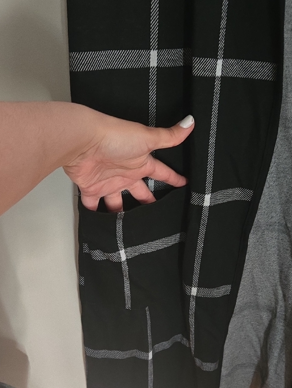 Olivia Blu sleeveless open-front plaid long vest Cardigan - Picture 3 of 6